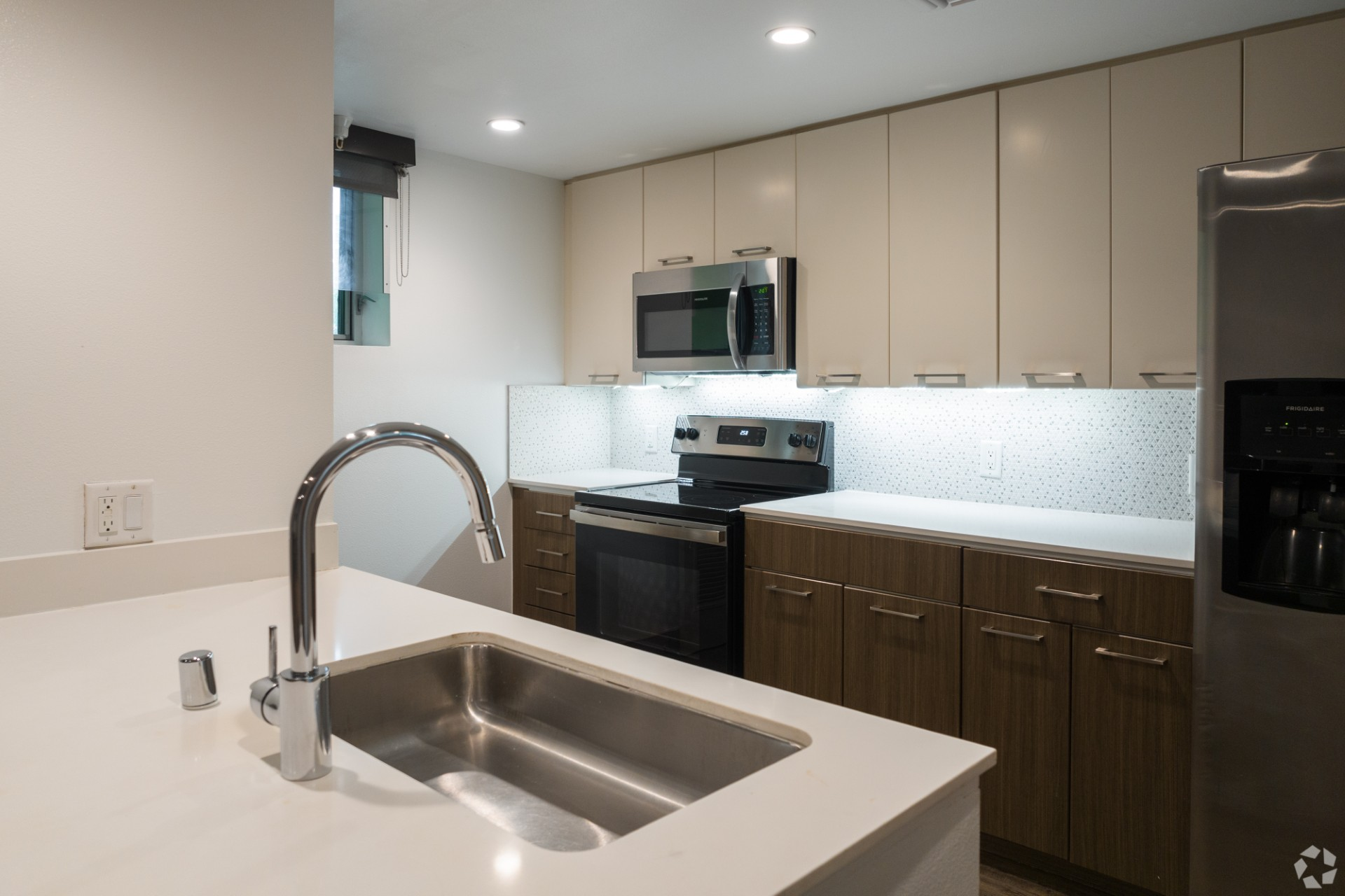 3BR/3BA Double Room at Village Lofts near UCLA Campus